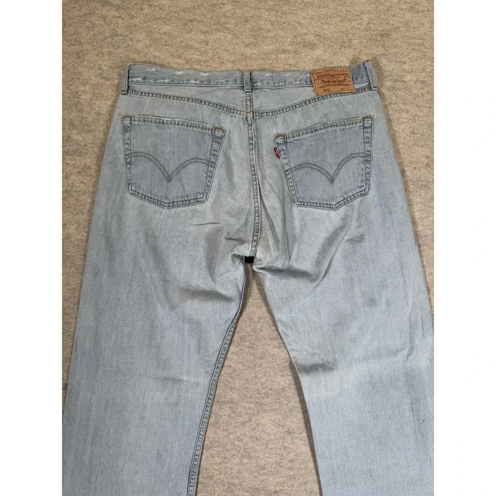 Levis 501 Jeans Mens 38x36 Light Wash Blue‎ Denim Regular Straight Button Fly